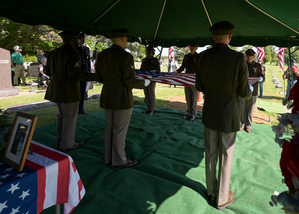 Wichita World War II pilot laid to rest
