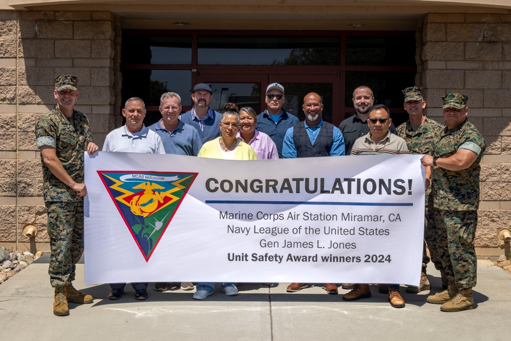 MCAS Miramar’s Commanding Officer and Sergeant Major recognize outstanding Marines and civilian personnel for their hard work