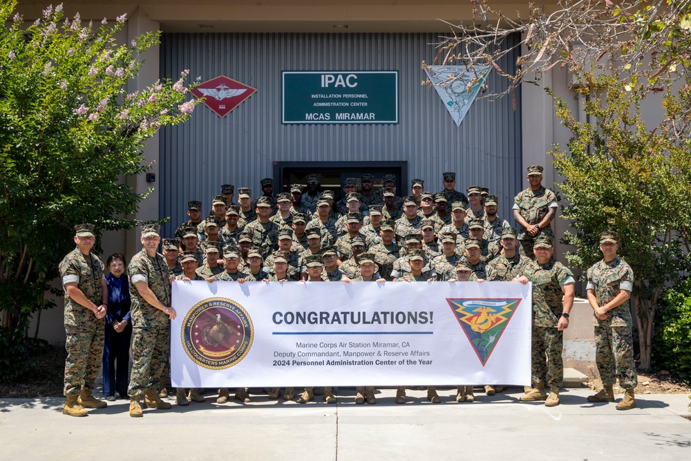 MCAS Miramar’s Commanding Officer and Sergeant Major recognize outstanding Marines and civilian personnel for their hard work