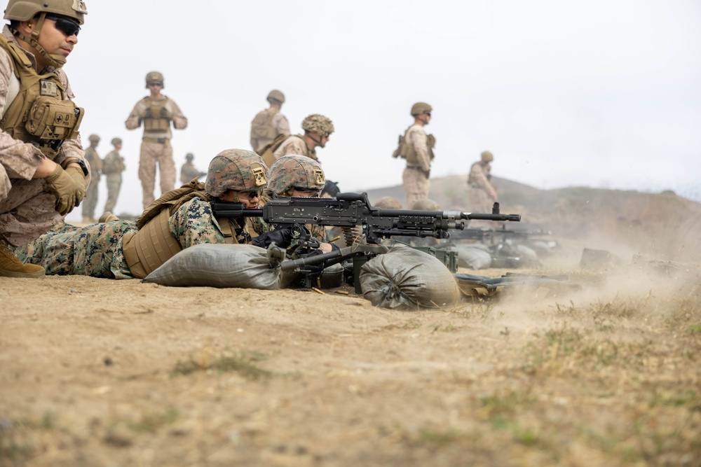 Title: U.S. Marines with 1st CRR Conduct M240B Machine Gun Training