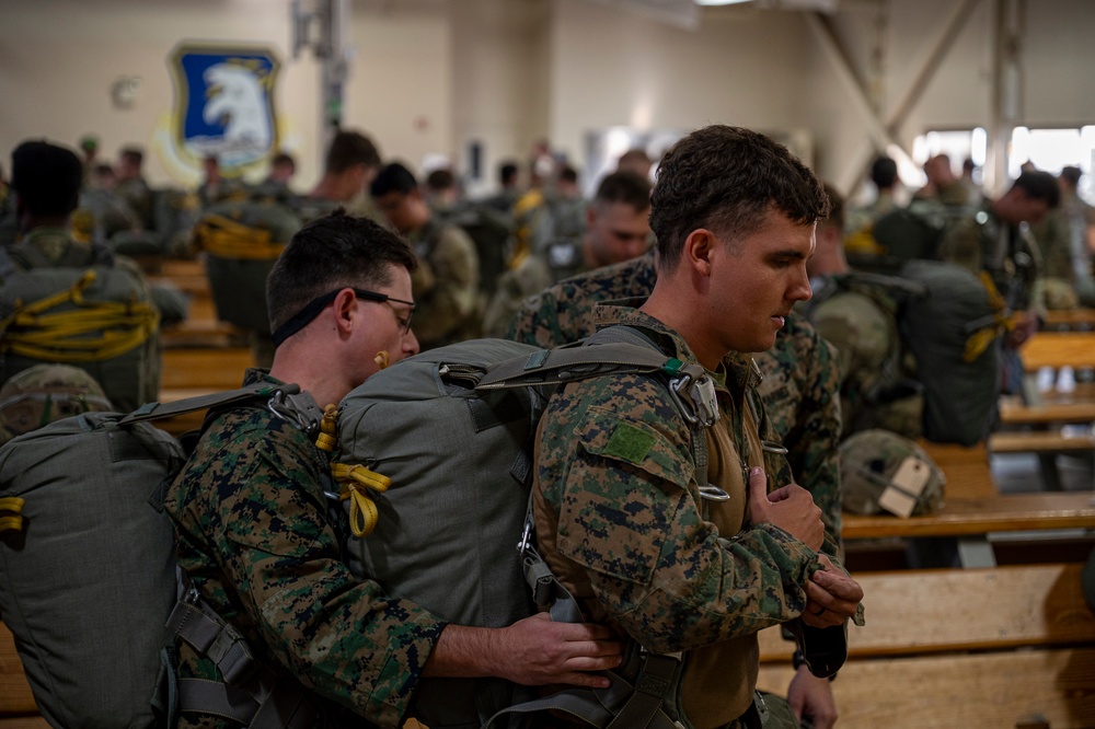 11th Airborne Division and 4th ANGLICO jump during RF-A 25-2