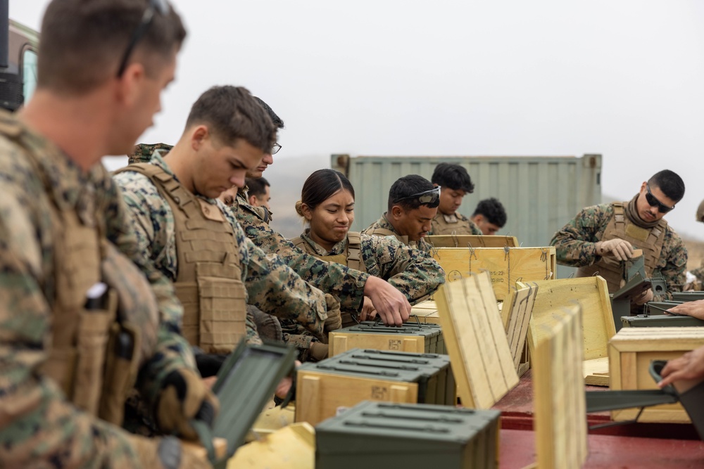 U.S. Marines with 1st CRR Conduct M240B Machine Gun Training