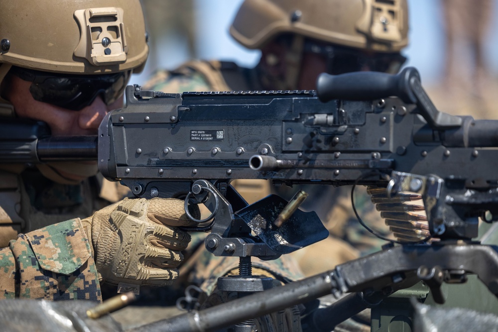Title: U.S. Marines with 1st CRR Conduct M240B Machine Gun Training