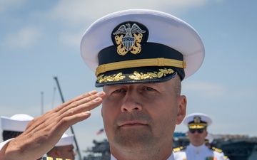 USS Pearl Harbor Changes Command