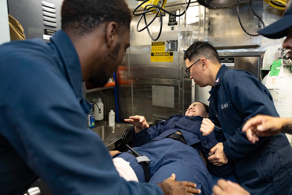 Shoup conducts integrated training team drill