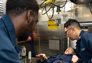 Shoup conducts integrated training team drill