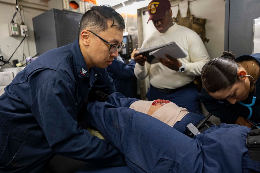 Shoup conducts integrated training team drill