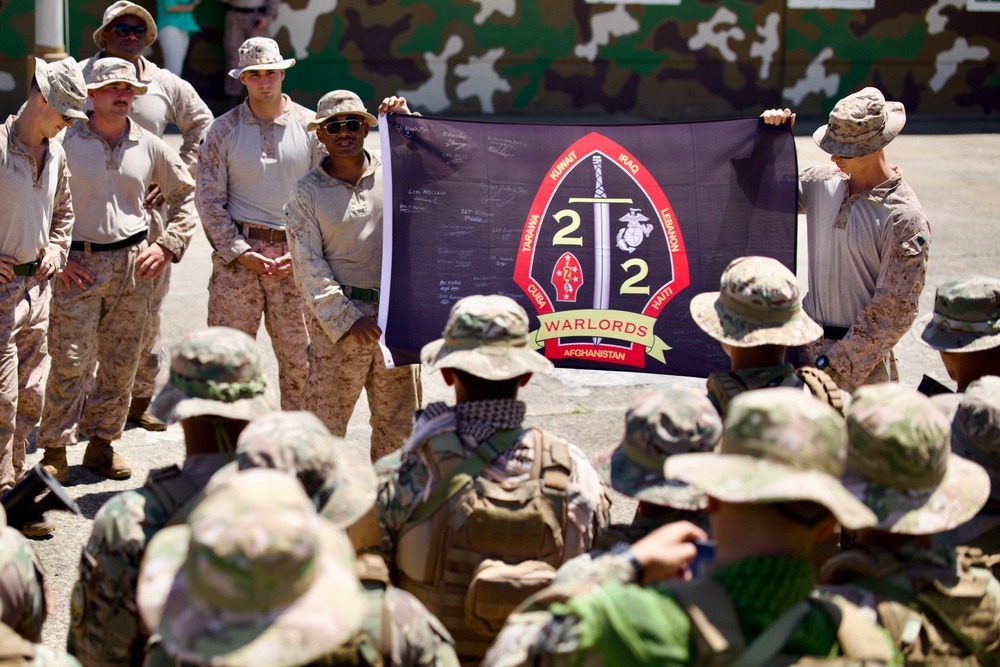 Commander of U.S. Southern Command visits U.S. Marines training with Panama’s forces