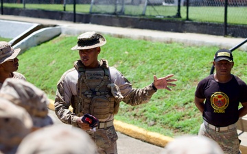 Commander of U.S. Southern Command visits U.S. Marines training with Panama’s forces