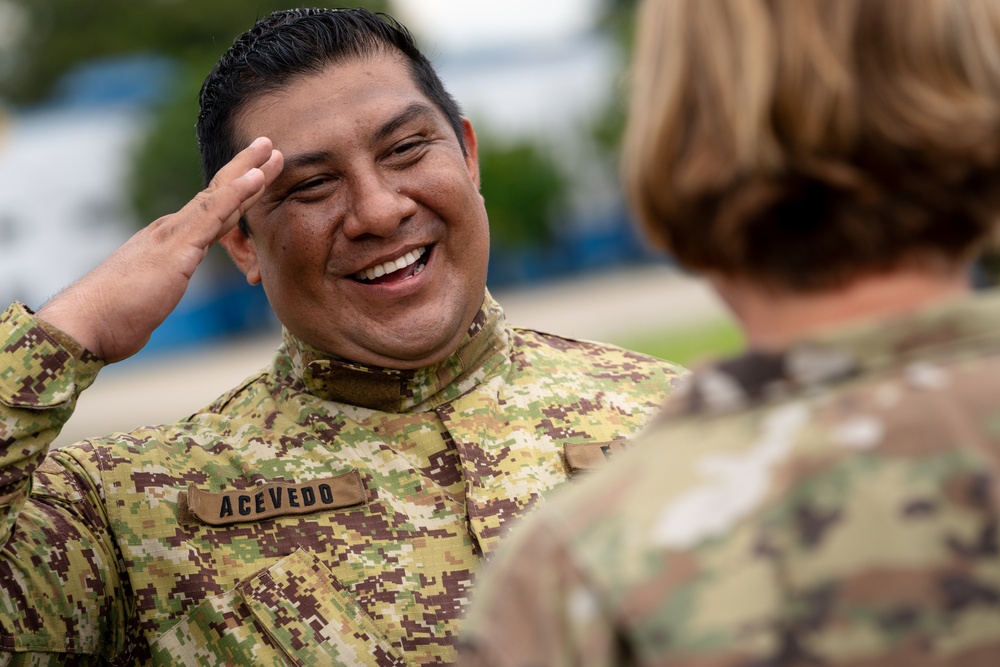 AMISTAD 2025: Gen. Nolan visits with U.S. and Salvadoran service members in El Salvador