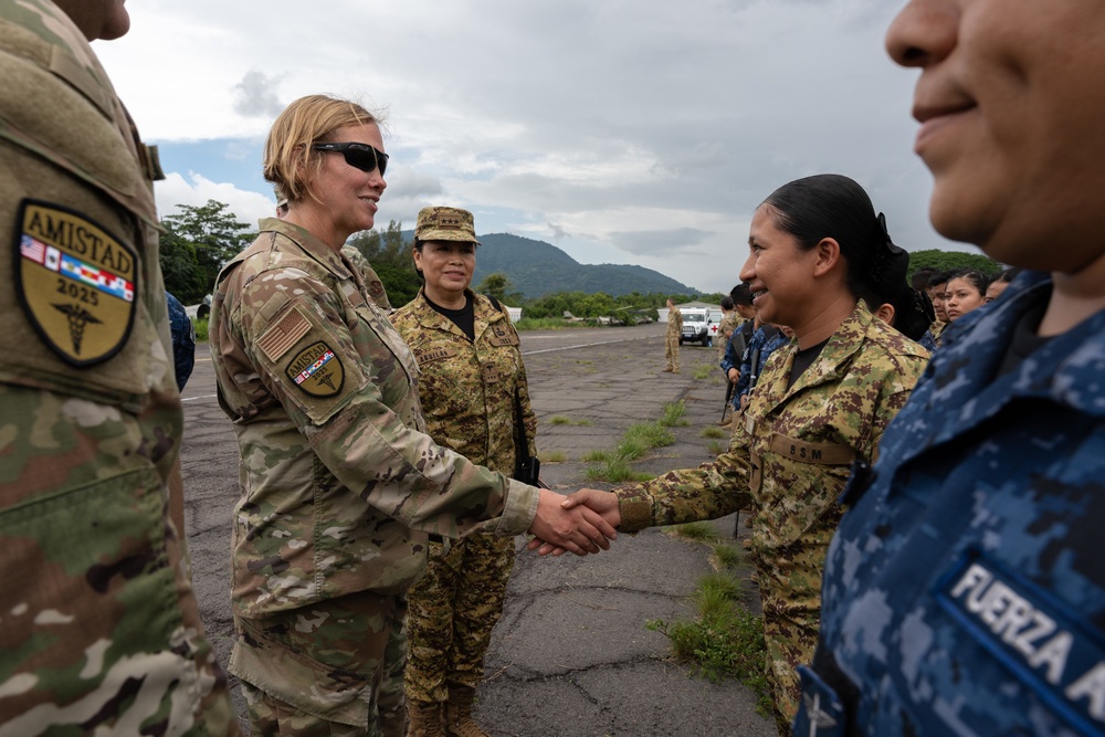 AMISTAD 2025: Gen. Nolan visits with U.S. and Salvadoran service members in El Salvador