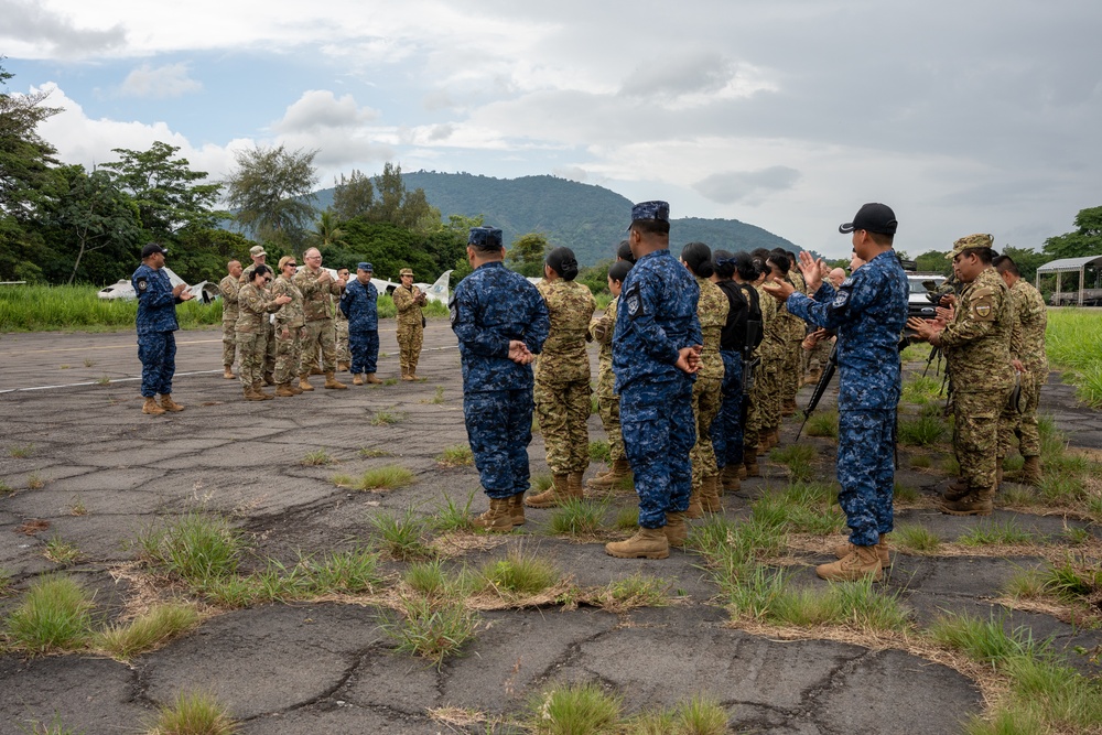 AMISTAD 2025: Gen. Nolan visits with U.S. and Salvadoran service members in El Salvador