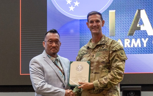 USARPAC Chief of Staff presents civilian awards to distinguished civilian employees