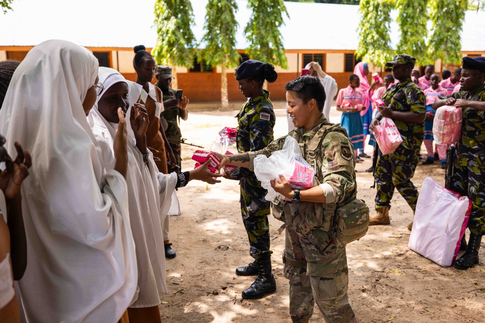 U.S., Kenyan Forces Deliver Hygiene Supplies, Empower Youth in Hindi