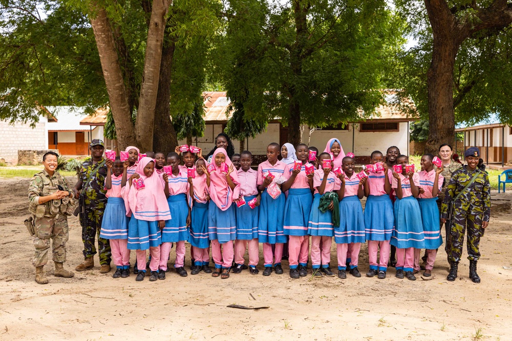 U.S., Kenyan Forces Deliver Hygiene Supplies, Empower Youth in Hindi