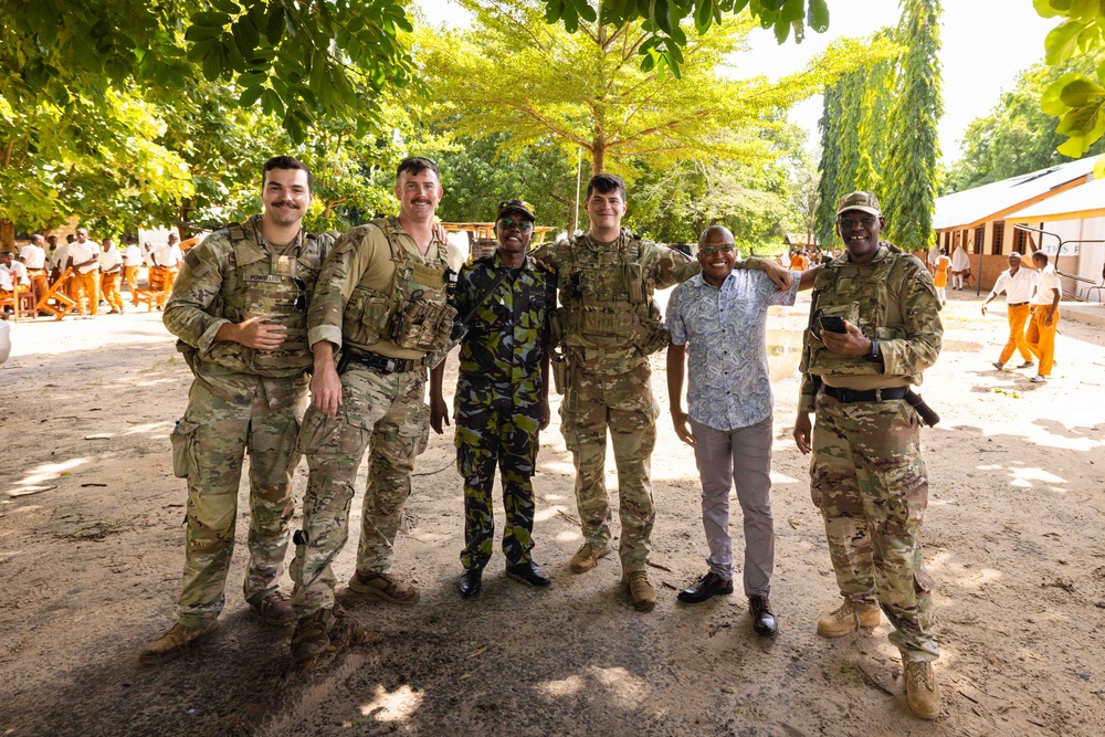 U.S., Kenyan Forces Deliver Hygiene Supplies, Empower Youth in Hindi