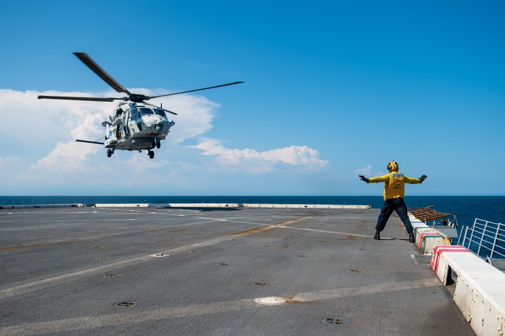 USS New York Welcomes Dutch Admiral Pastoor