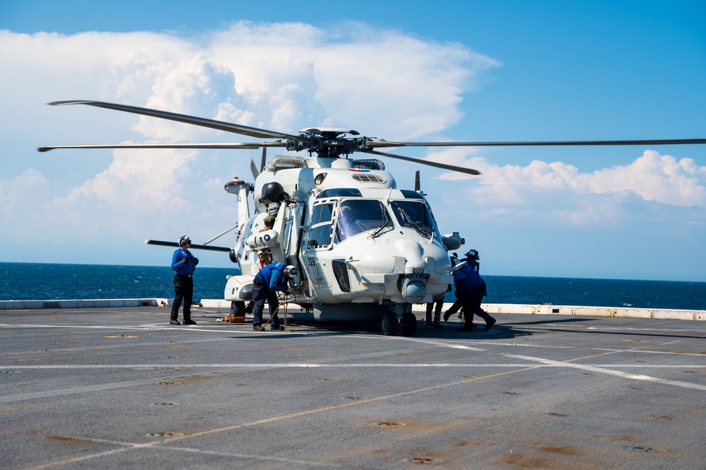 USS New York Welcomes Dutch Admiral Pastoor