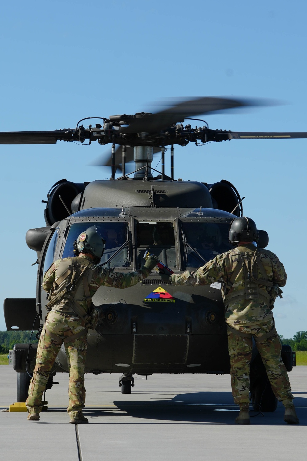 Gunners test their aerial skills on UH-60 Black Hawks