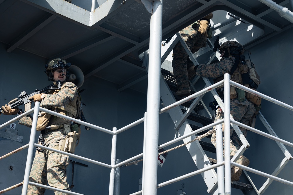 31st MEU | Visit, Board, Search, and Seizure exercise