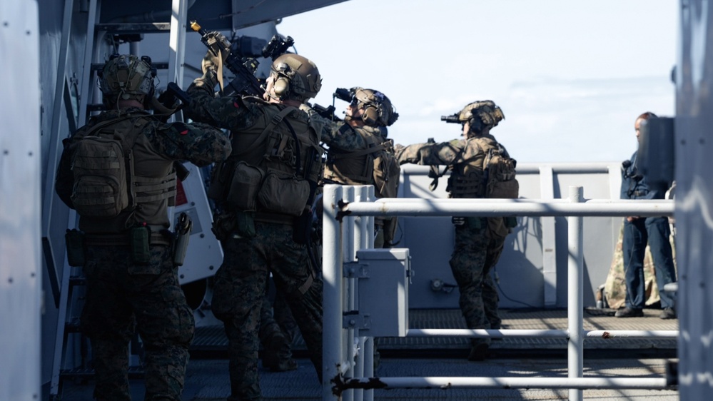 31st MEU | Visit, Board, Search, and Seizure exercise