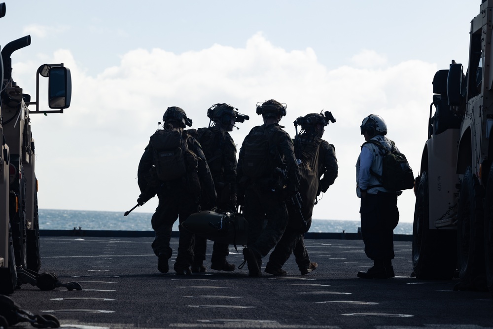 31st MEU | Visit, Board, Search, and Seizure exercise