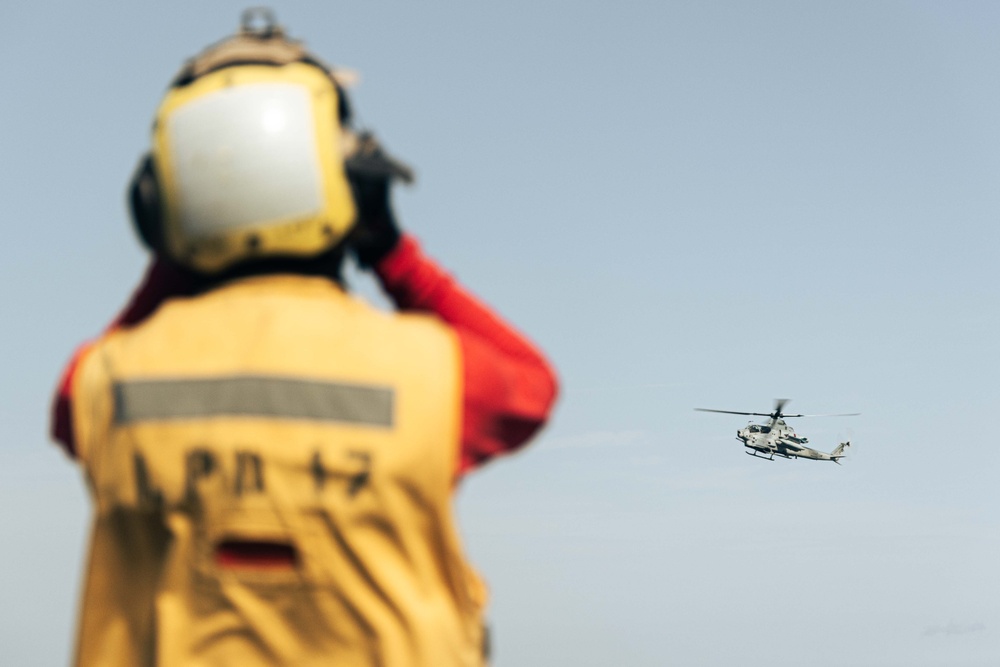 22nd MEU (SOC) | AH-1Z Cobra Flight Operations