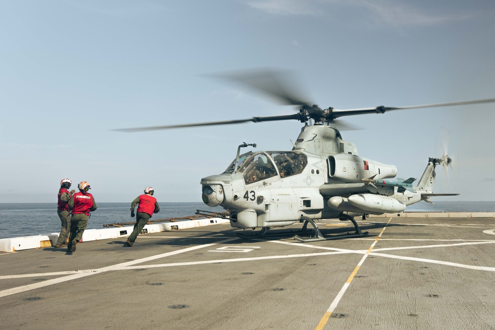 22nd MEU (SOC) | AH-1Z Cobra Flight Operations
