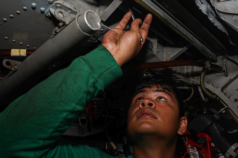 USS Iwo Jima Sailors Conduct Maintenance