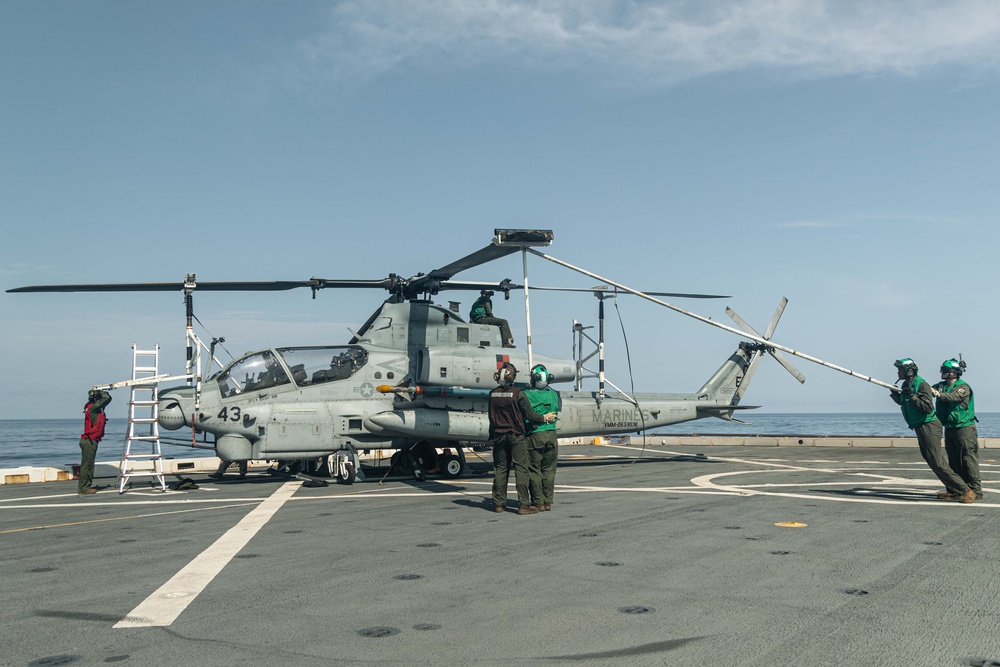 22nd MEU (SOC) | AH-1Z Cobra Flight Operations