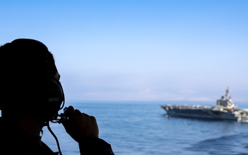 USS Gerald R. Ford (CVN 78) Conducts Vertical Replenishment