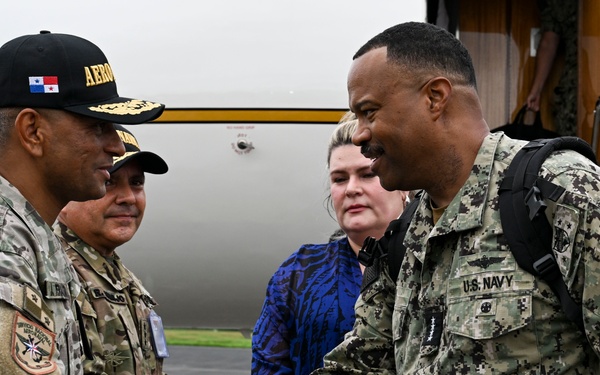 SOUTHCOM Commander arrives in Panama