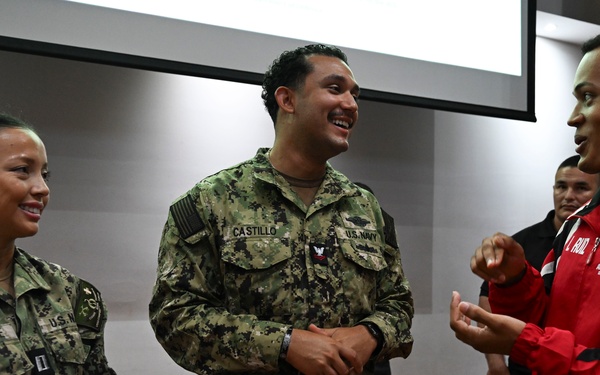 U.S. Navy and Panamanian first responders train on Stop the Bleed techniques
