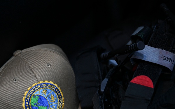 U.S. Navy and Panamanian first responders train on Stop the Bleed techniques