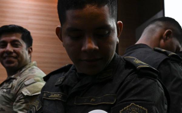 U.S. Navy and Panamanian first responders train on Stop the Bleed techniques