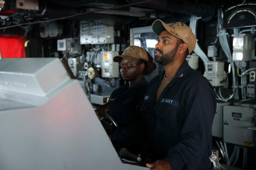 DDG 98 Bridge Watch