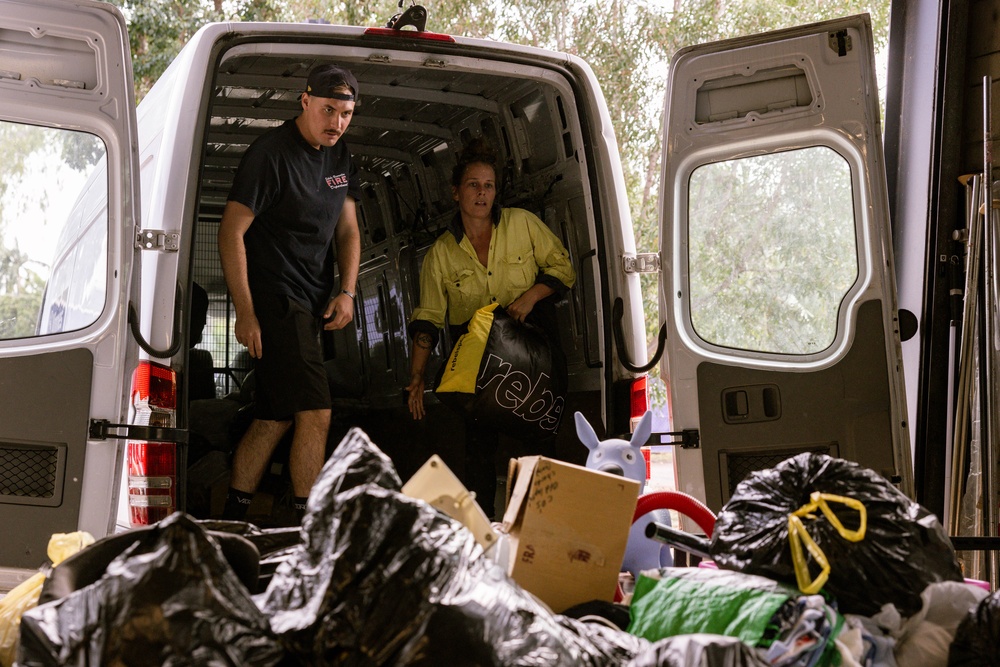 U.S. Marines with CLB-1, MRF-D 25.3 supports volunteer event for St. Vincent de Paul Society
