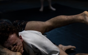22nd MEU (SOC)| Marines practice judo