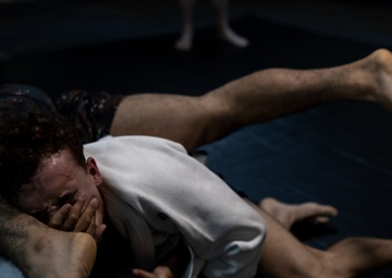 22nd MEU (SOC)| Marines practice judo