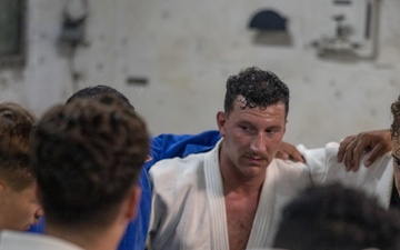 22nd MEU (SOC)| Marines practice judo
