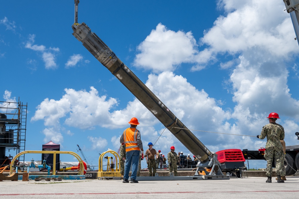 Navy Munitions Command Pacific loads USS Jefferson City (SSN 759)
