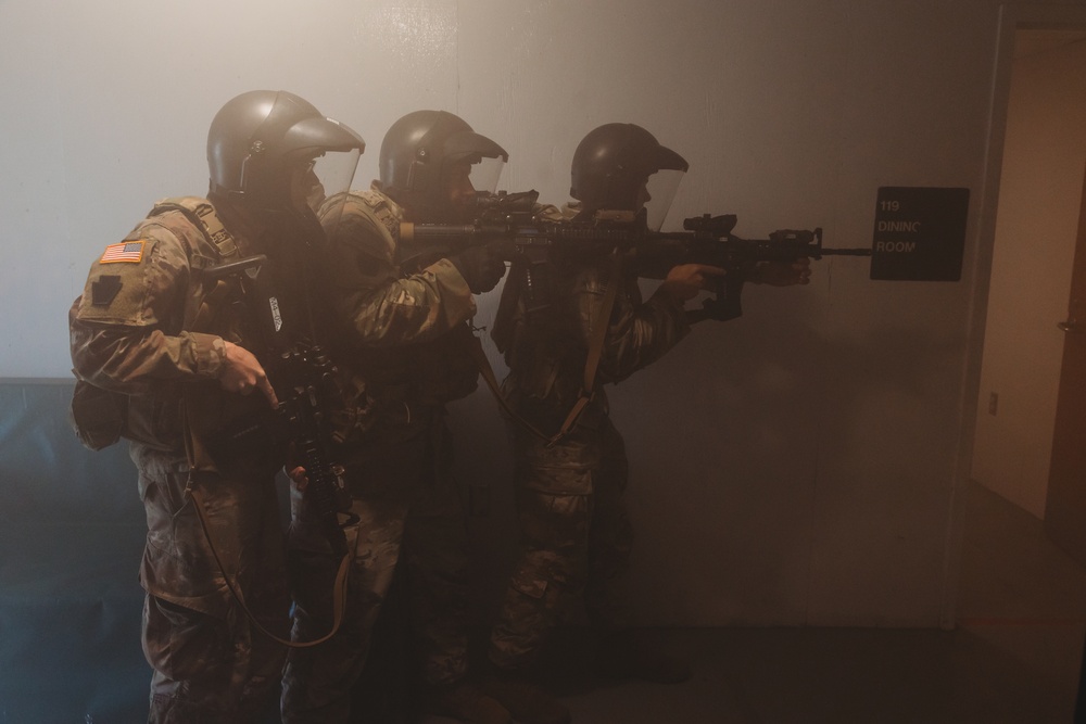 B Co., 1-112 IN BN Conducts CQB Training