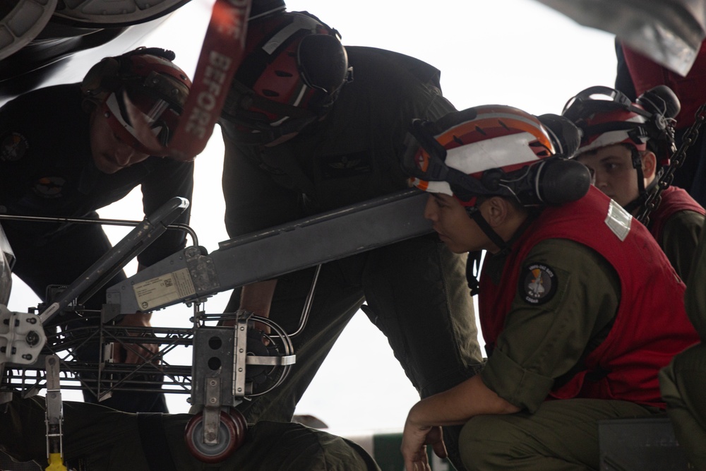 31st MEU | VMFA 242 arms F-35Bs with multi-strike capabilities