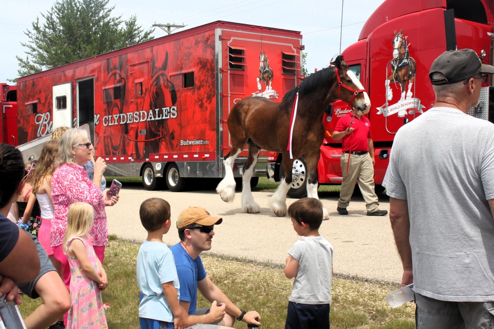 Hundreds attend Clydesdales visit to Fort McCoy; parade held at Pine View Campground