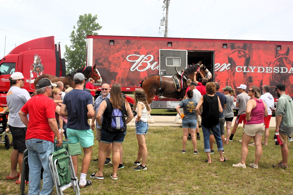Hundreds attend Clydesdales visit to Fort McCoy; parade held at Pine View Campground