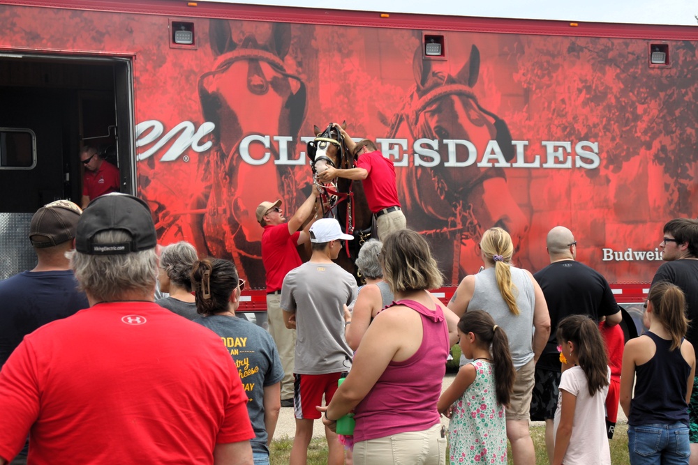 Hundreds attend Clydesdales visit to Fort McCoy; parade held at Pine View Campground