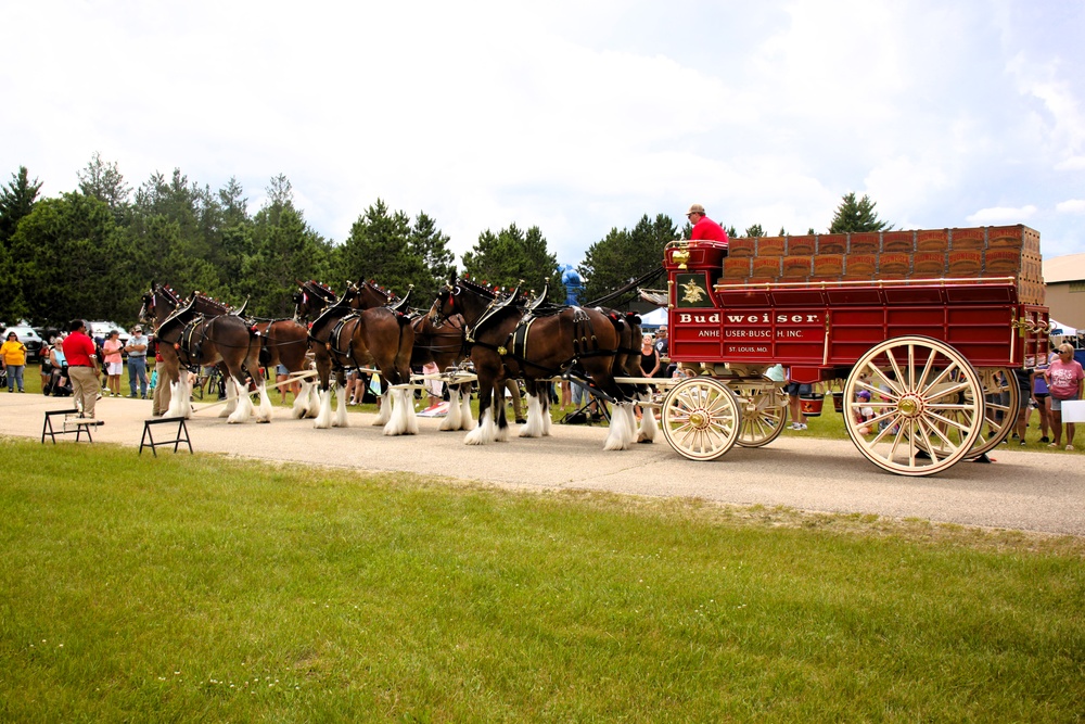 Hundreds attend Clydesdales visit to Fort McCoy; parade held at Pine View Campground