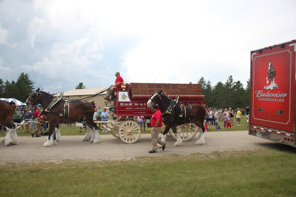 Hundreds attend Clydesdales visit to Fort McCoy; parade held at Pine View Campground