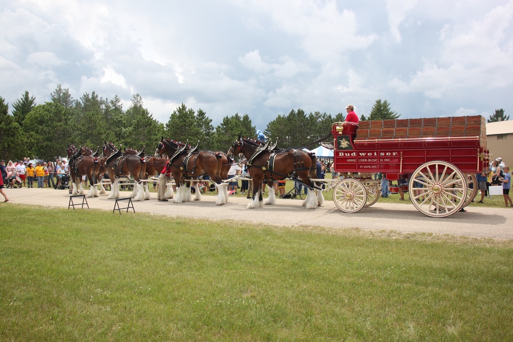 Hundreds attend Clydesdales visit to Fort McCoy; parade held at Pine View Campground