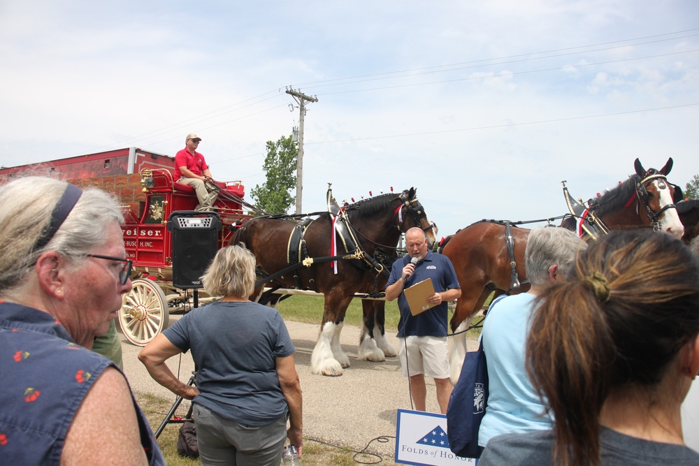 Hundreds attend Clydesdales visit to Fort McCoy; parade held at Pine View Campground